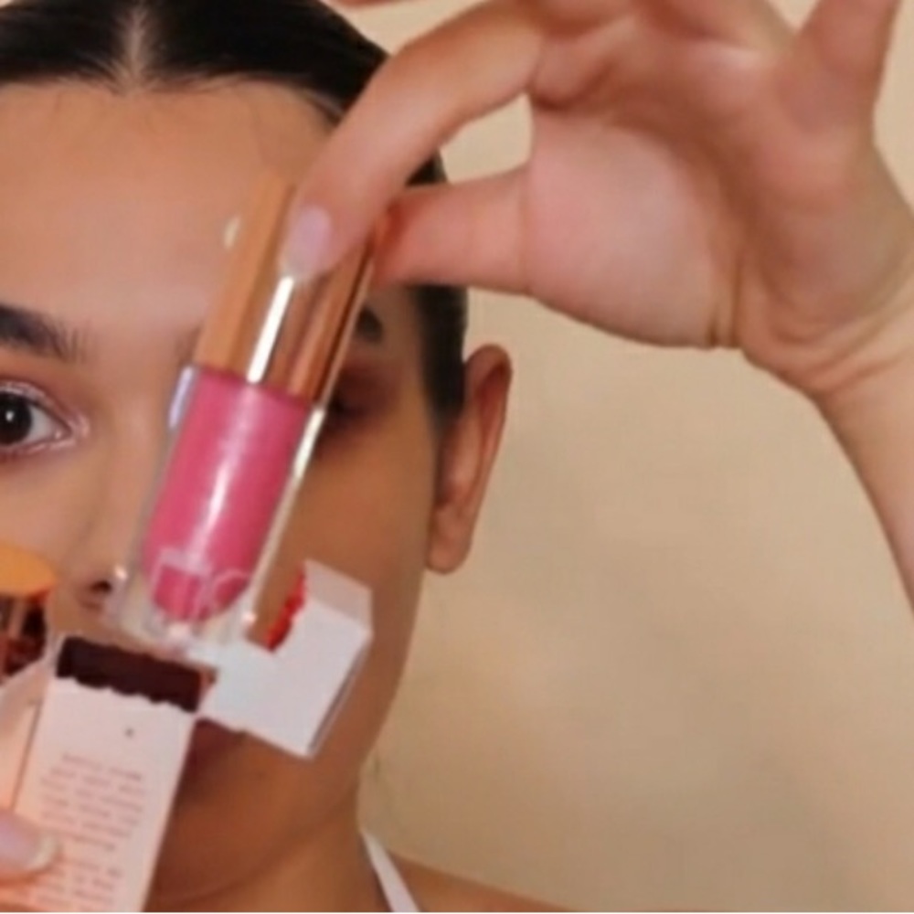 Item Beauty Ruled By SUN Lip Gloss - Addison Rae's LE Birthday Collection *BNIB - Picture 4 of 9